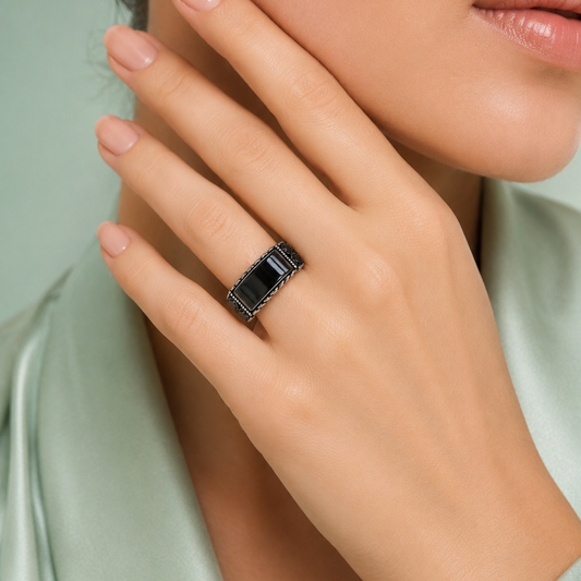 Sinara Noir Sovereign 925 Silver Ring IRM 3724
