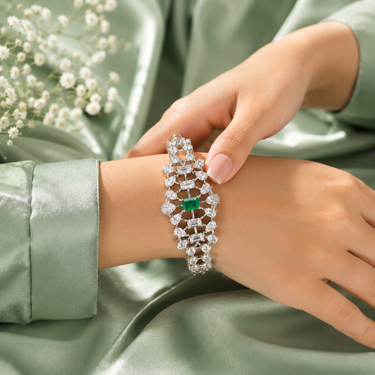 Luxury Emerald Center 925 Sterling Silver Statement Bracelet for Women SBR2495