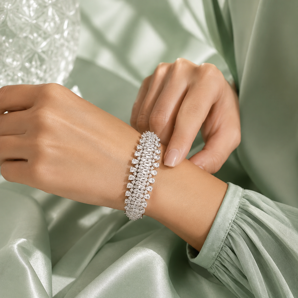 Luxury Statement Crystal Leaf 925 Sterling Silver Bracelet for Women SBR2651