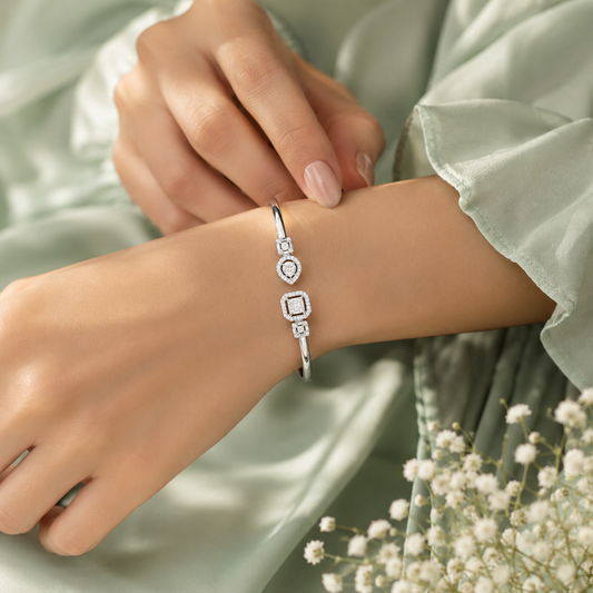 Elegant Geometric Drop Design 925 Sterling Silver Bracelet for Women SBR2540