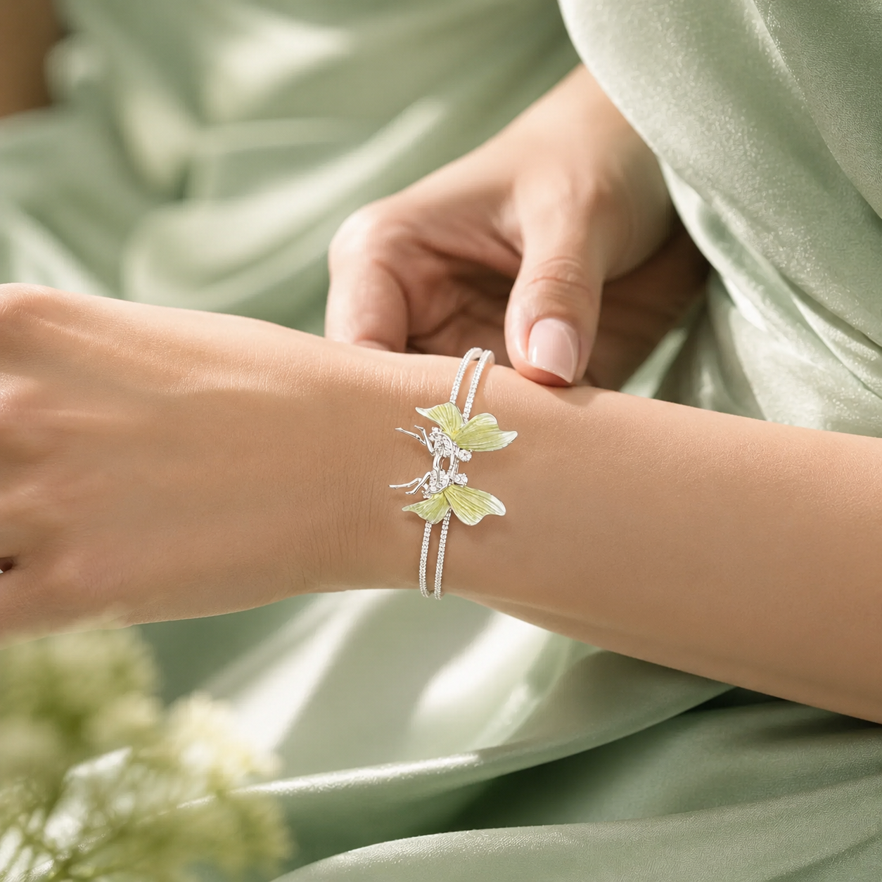 Elegant Butterfly Floral 925 Sterling Silver Designer Bracelet for Women SBR2580