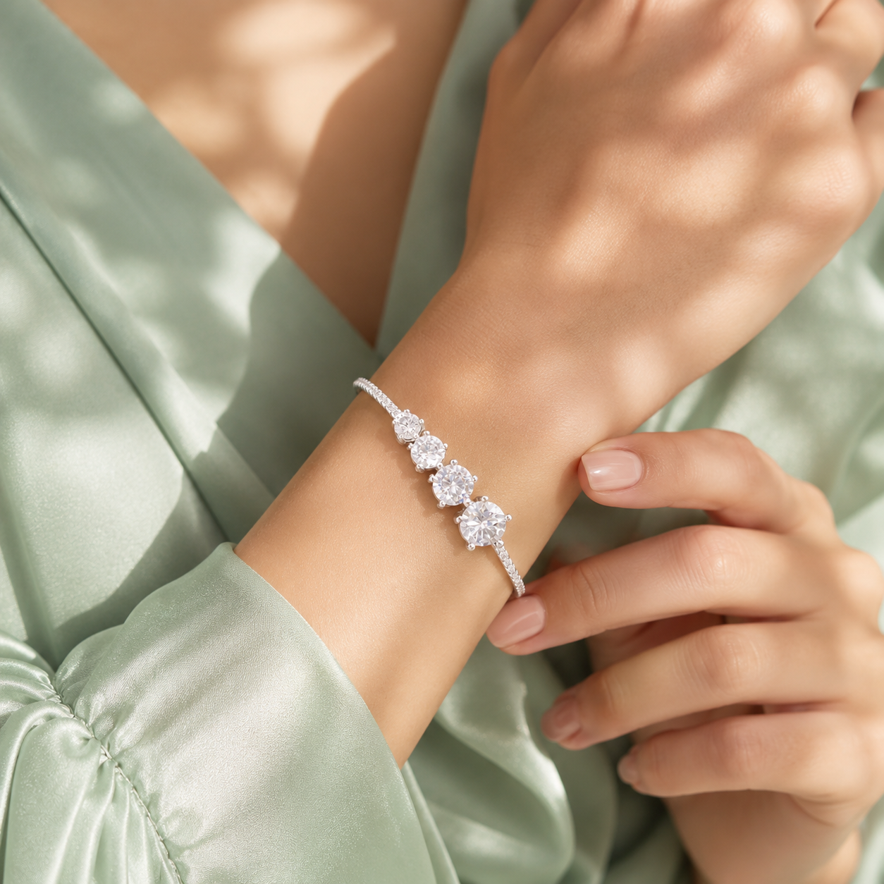 Classic Solitaire Cluster 925 Sterling Silver Elegant Bracelet for Women SBR2542