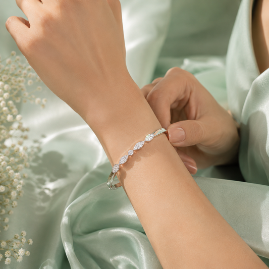 Elegant Minimalist 925 Sterling Silver Diamond Style Bracelet for Women SBR2635