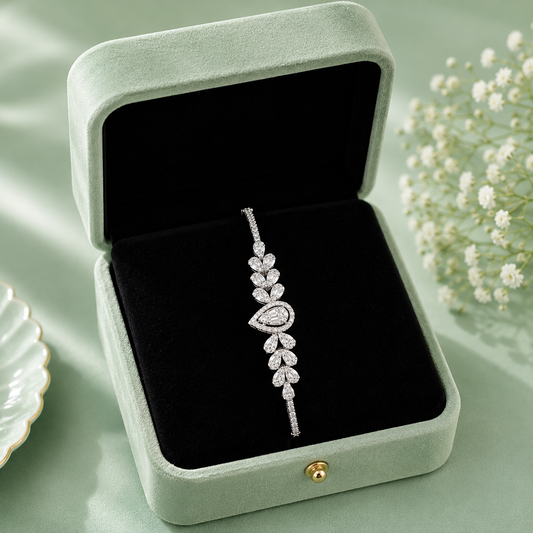 Elegant Leaf Motif 925 Sterling Silver Adjustable Bracelet for Women SBR2834
