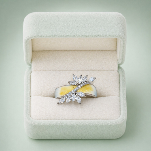 Sinara Golden Petal 925 Silver Ring IRM 4177